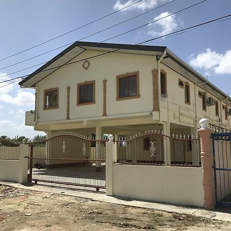 Studio 27 Inn Piarco Bagian luar foto