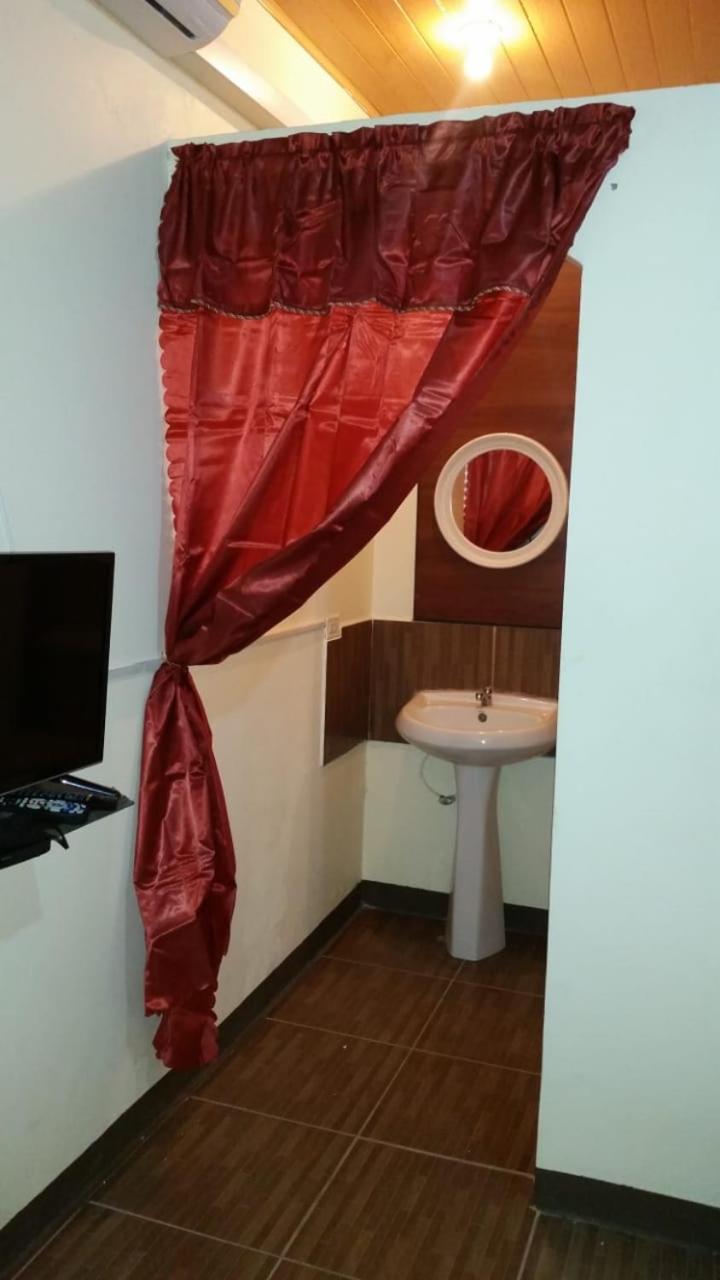 Studio 27 Inn Piarco Bagian luar foto